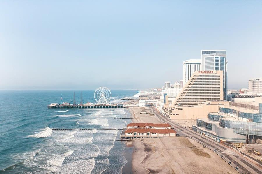2br 3ba Beachfront Cozysuites At Showboat *