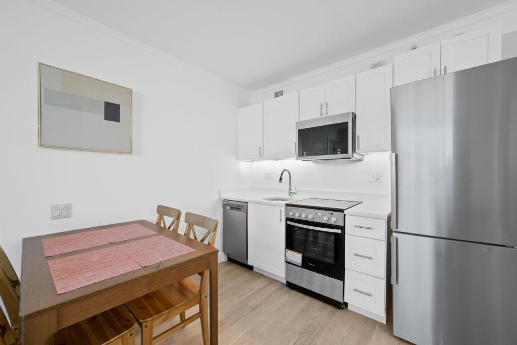 2br 3ba Beachfront Cozysuites At Showboat *